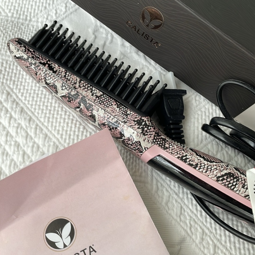 NWOT Calista triangle pro heated detailer brush pink snakeskin hair styling tool - Picture 8 of 9